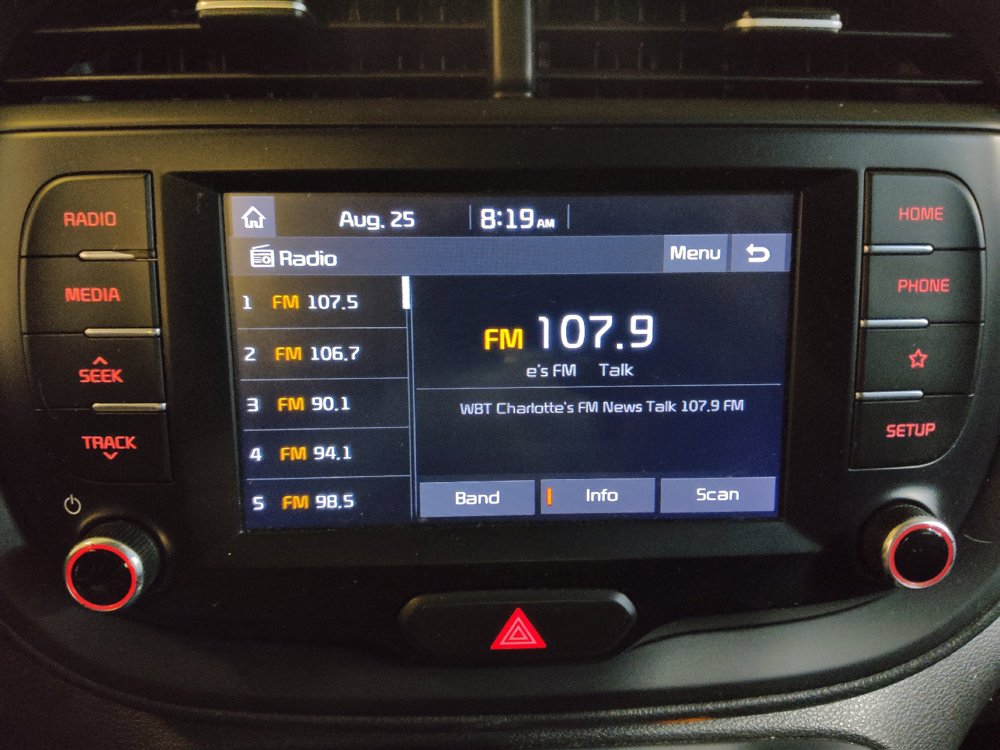 Used 2020 Kia Soul LX FWD image 25