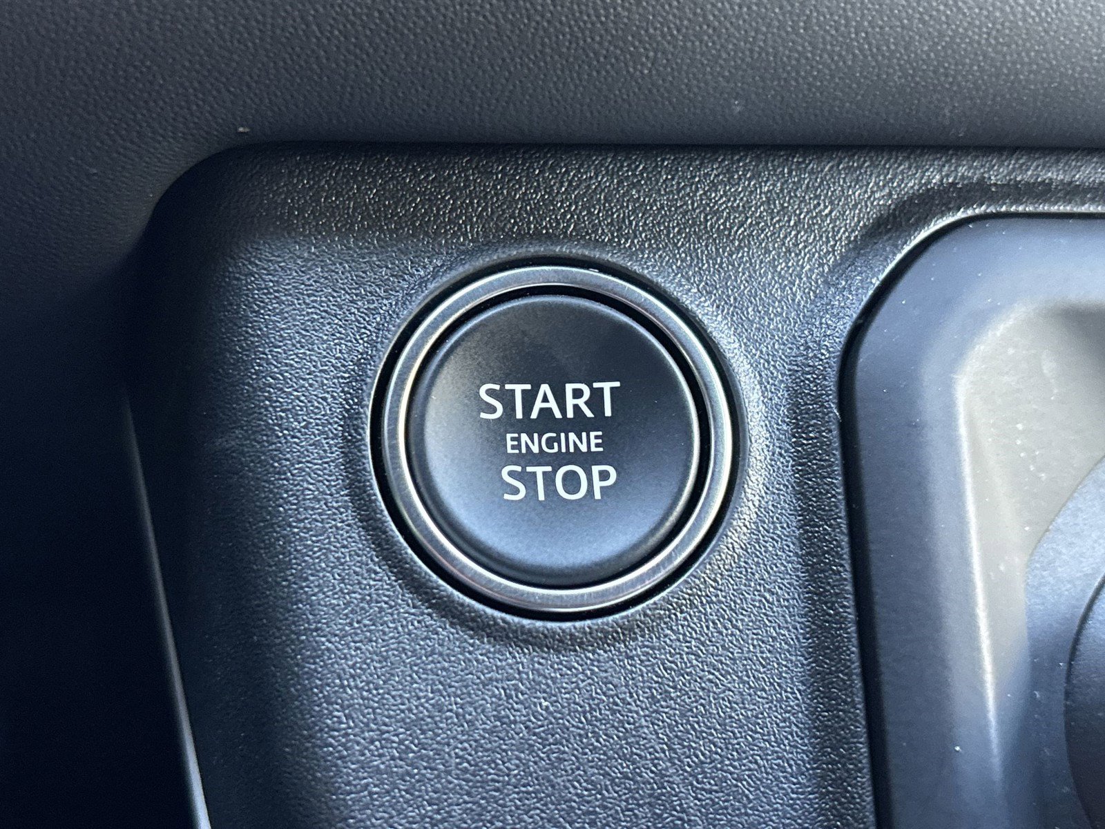 Certified 2025 Land Rover Defender 110 X-Dynamic SE image 26