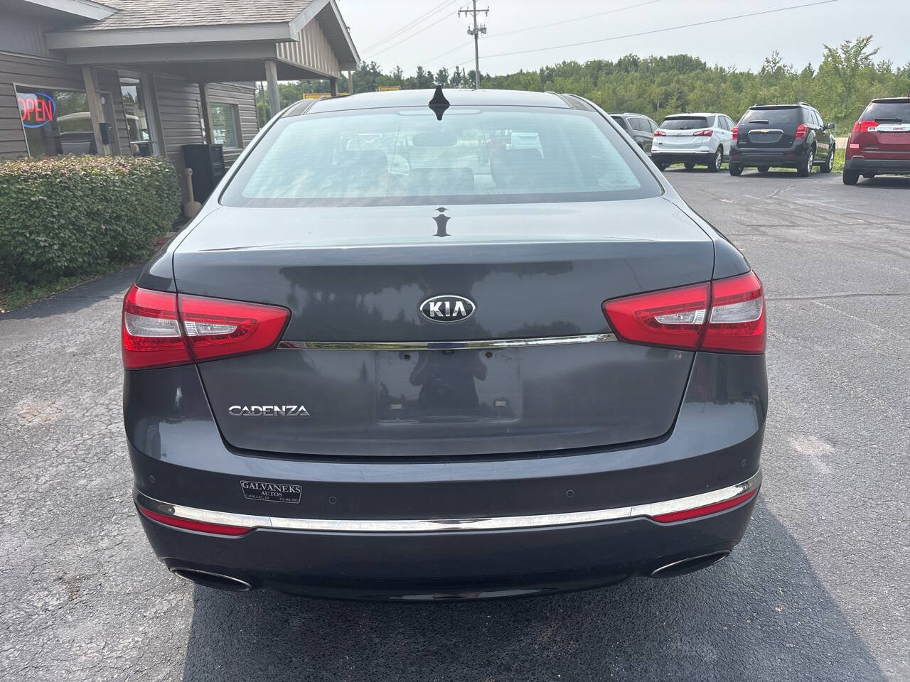 Used 2016 Kia Cadenza Premium FWD image 5