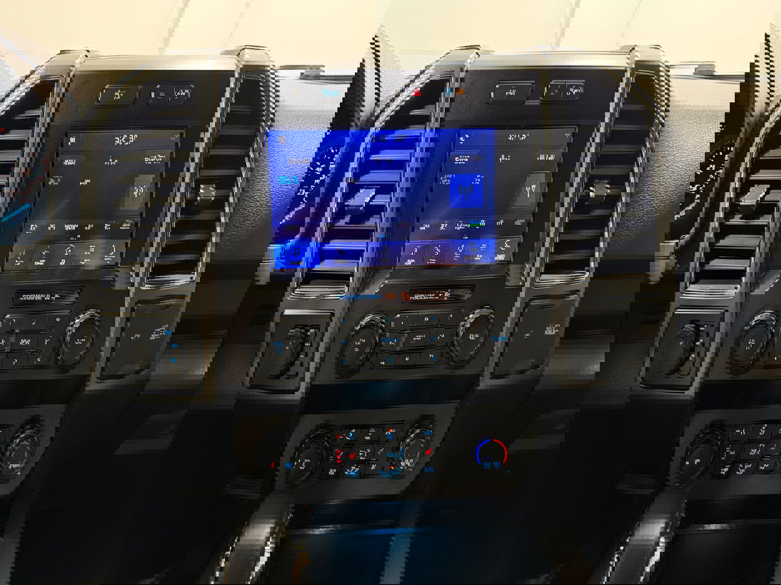 Used 2019 Ford F150 XLT w/ Equipment Group 302A Luxury image 10