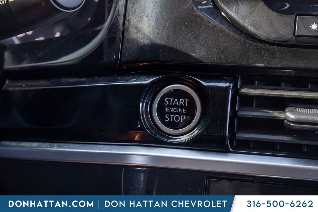 Used 2023 Nissan Pathfinder SL AWD/4WD image 11