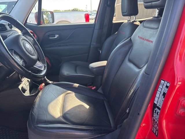 Used 2017 Jeep Renegade Trailhawk w/ Premium Trailhawk Package AWD/4WD image 9
