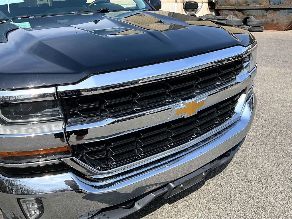Used 2017 Chevrolet Silverado 1500 LT w/ All Star Edition AWD/4WD image 24