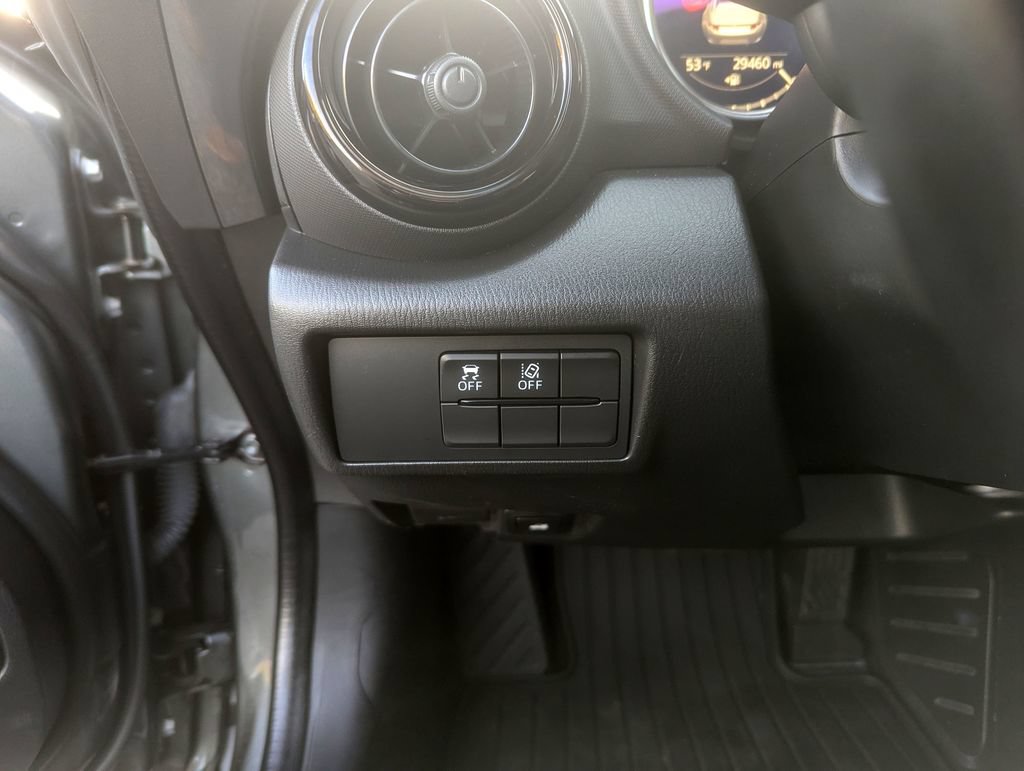 Used 2021 MAZDA MX-5 Miata RF Club RWD image 15