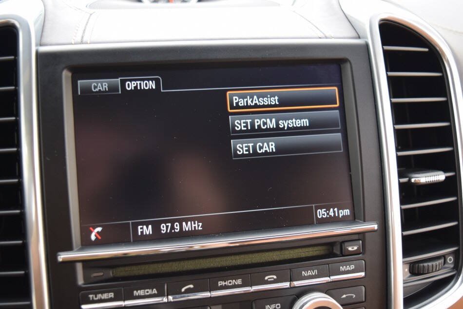 Used 2013 Porsche Cayenne Diesel AWD/4WD image 67