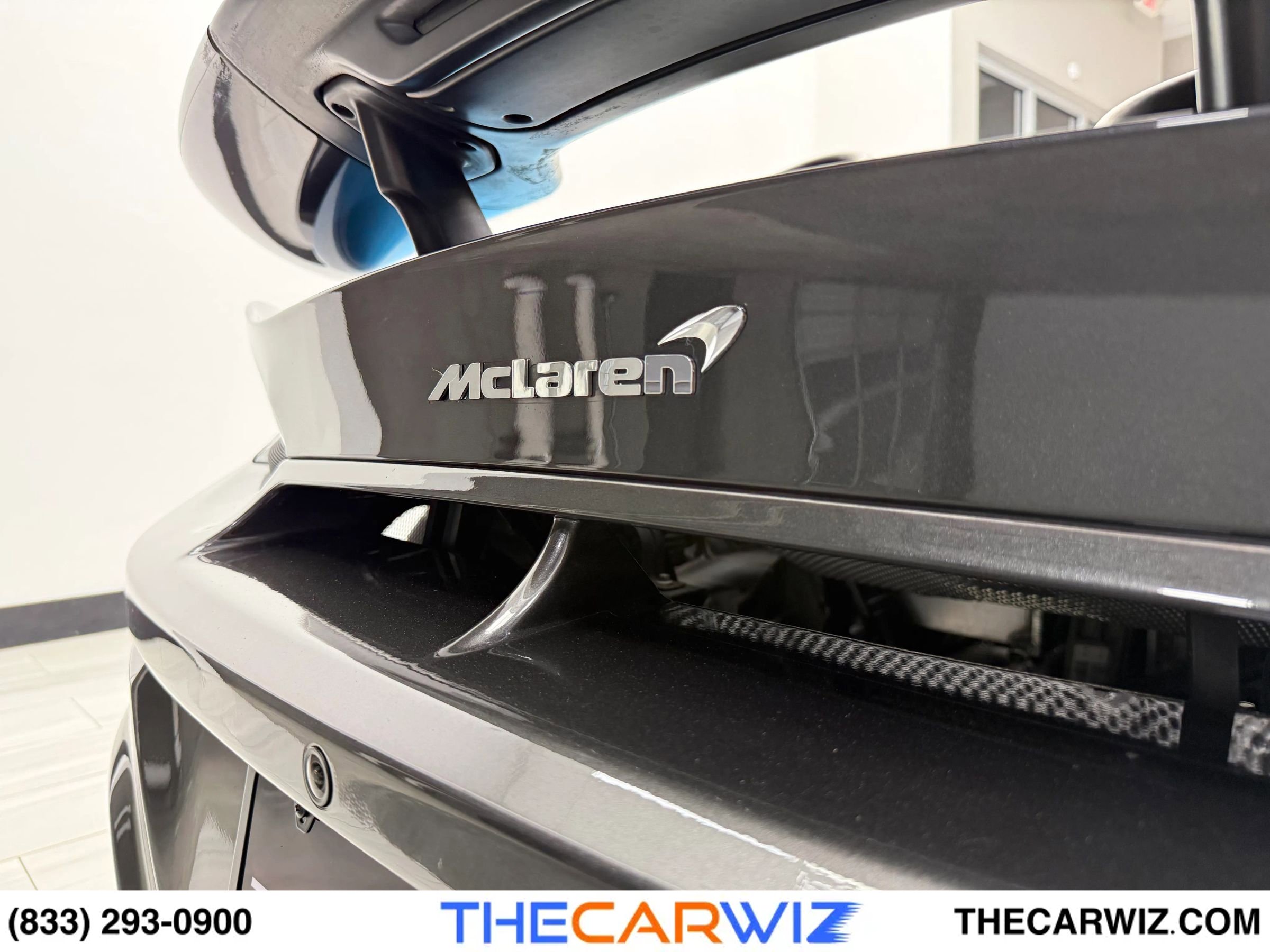 Used 2019 McLaren 600LT RWD image 32
