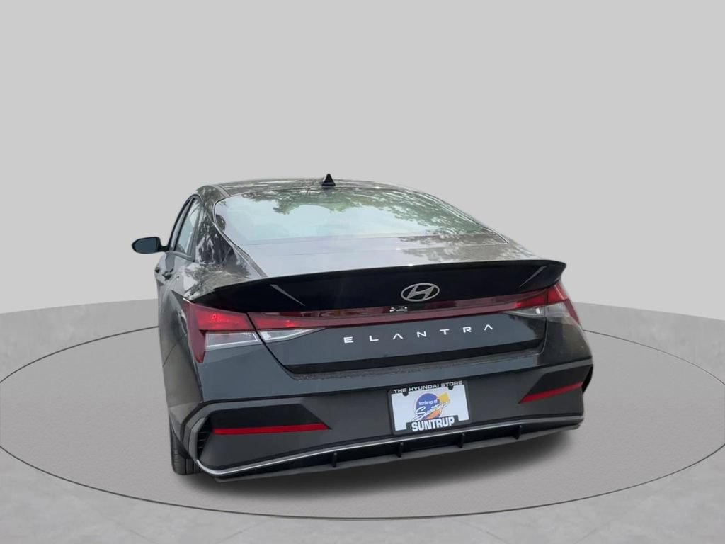 Used 2025 Hyundai Elantra Sport FWD image 20