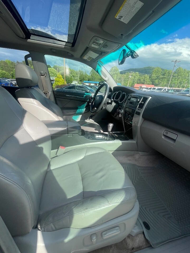 Used 2005 Toyota 4Runner Limited AWD/4WD image 18
