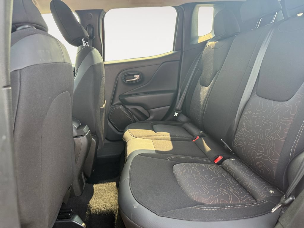 Used 2023 Jeep Renegade Latitude AWD/4WD image 13