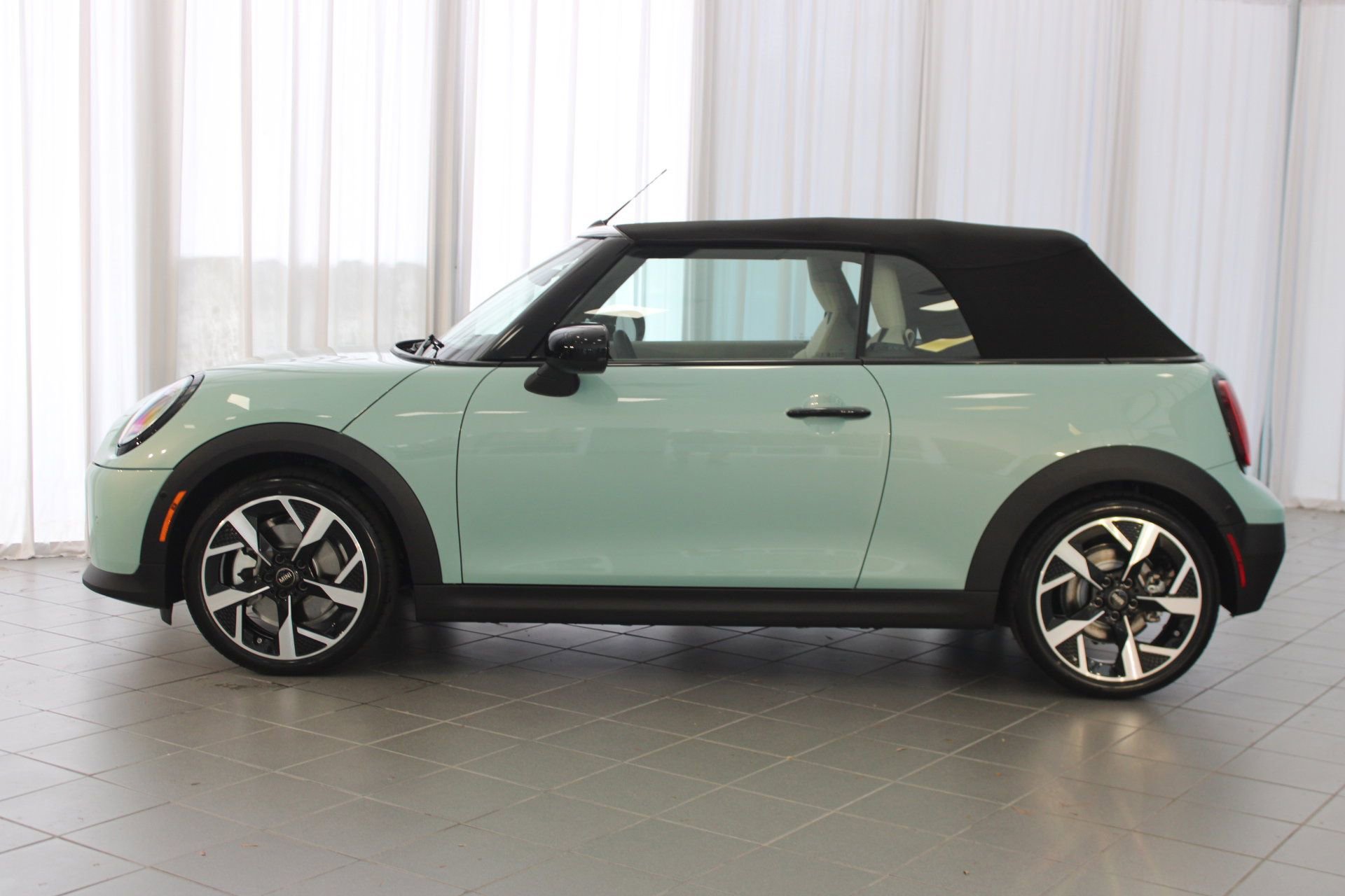 New 2026 MINI Cooper S image 2