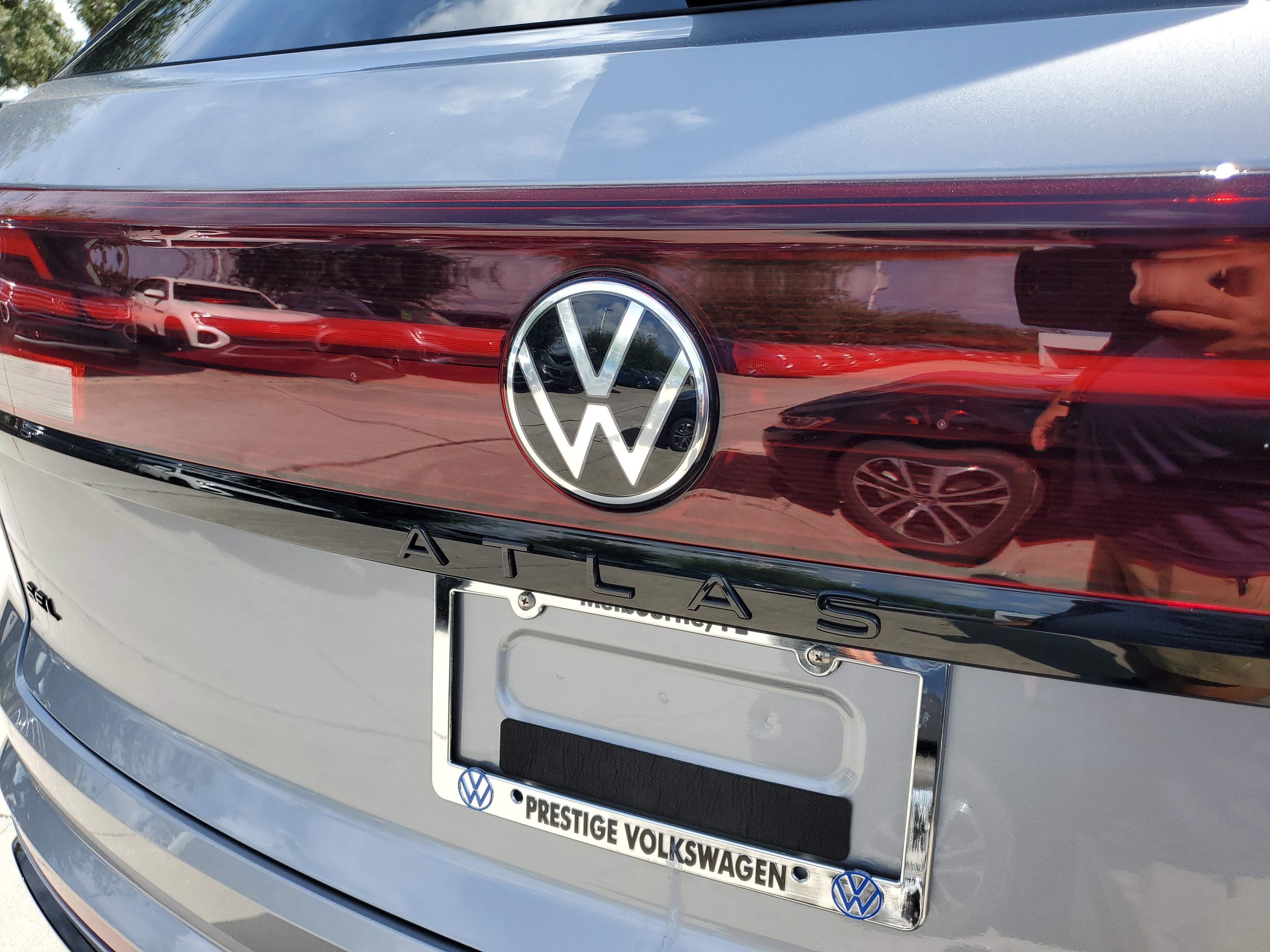 New 2026 Volkswagen Atlas Cross Sport SEL R-Line image 6