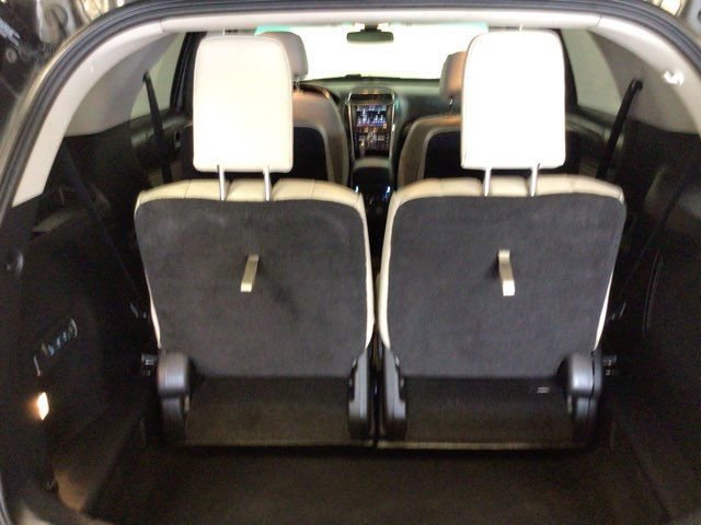Used 2016 Ford Explorer Platinum image 21