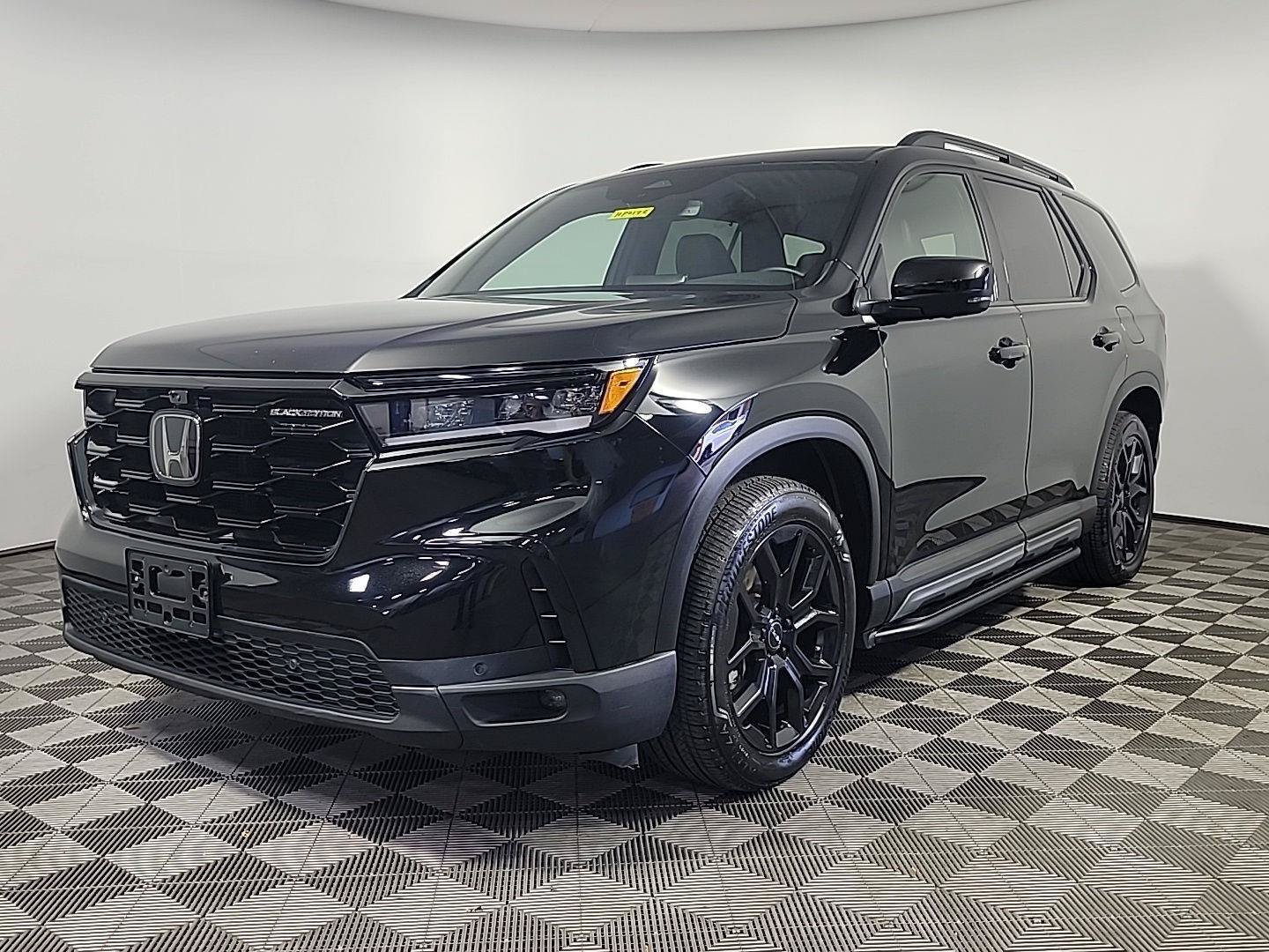 Certified 2025 Honda Pilot Black Edition image 12
