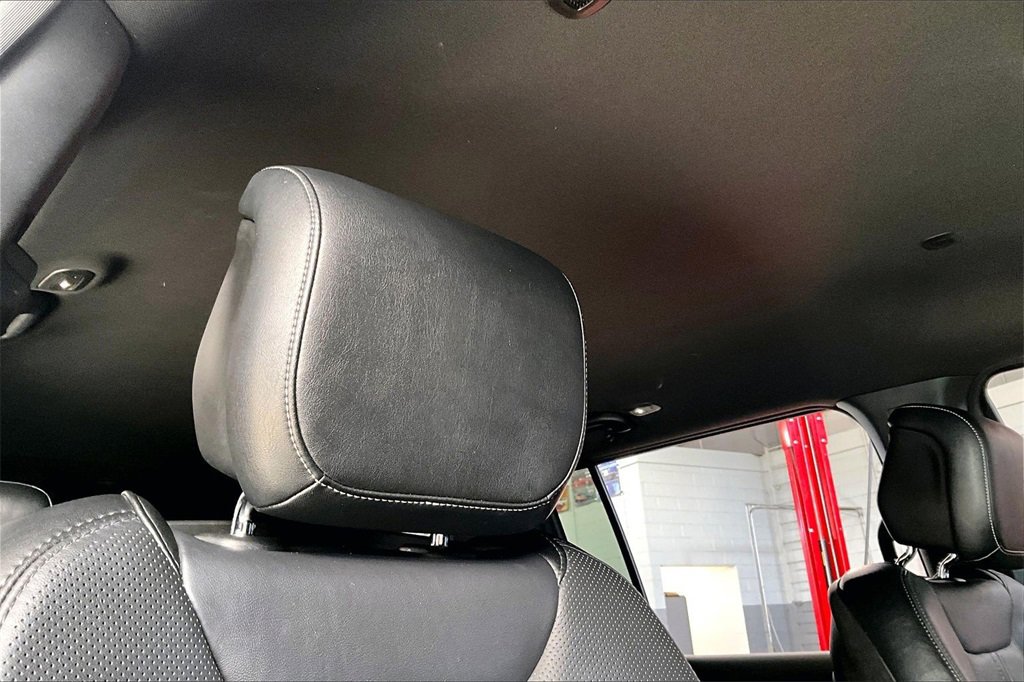 Used 2024 Jeep Wagoneer L Series II w/ Flexible Seating Group image 25