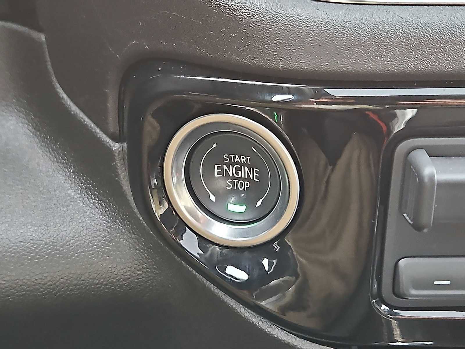 Used 2025 Chevrolet Silverado 3500 LTZ w/ LTZ Plus Package image 23