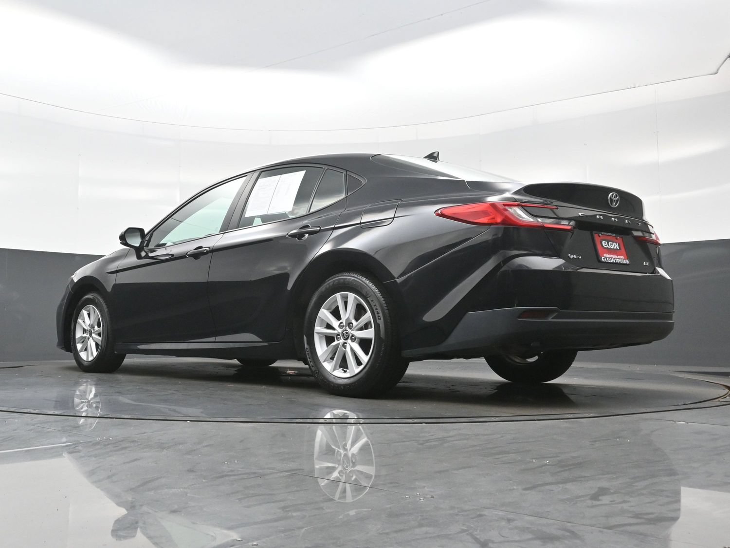 Used 2025 Toyota Camry LE FWD image 30