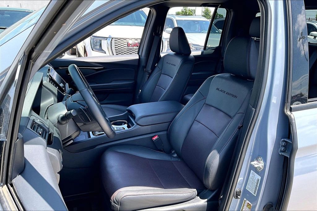 Used 2025 Honda Ridgeline Black Edition image 30