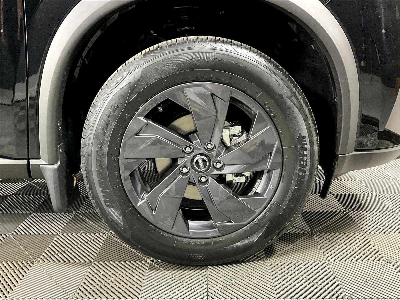 New 2026 Nissan Rogue SV w/ Cold Weather Package AWD/4WD image 22