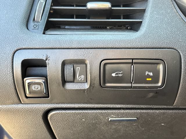 Used 2018 Chevrolet Impala Premier FWD image 23