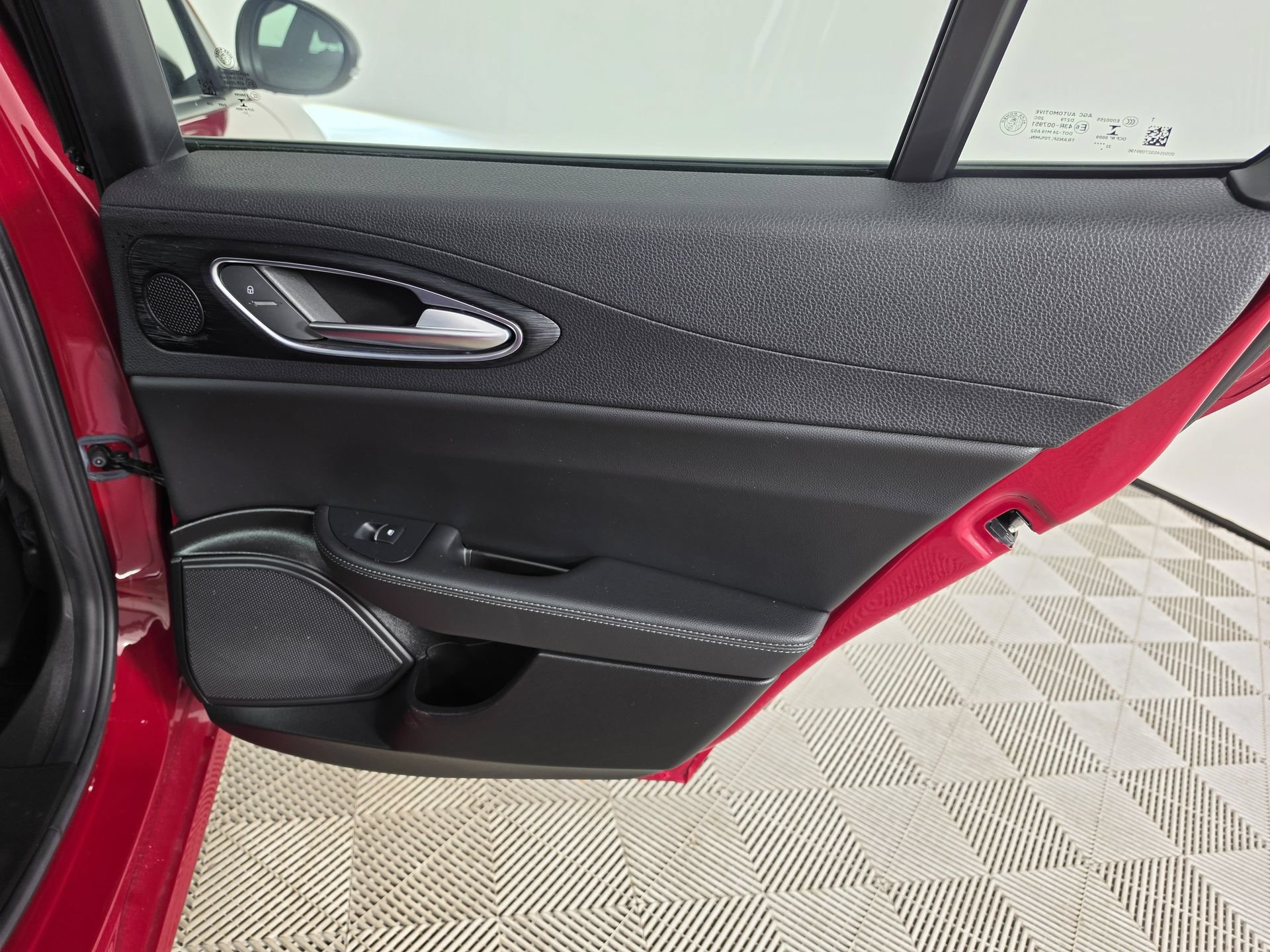 Used 2024 Alfa Romeo Giulia Sprint RWD image 42