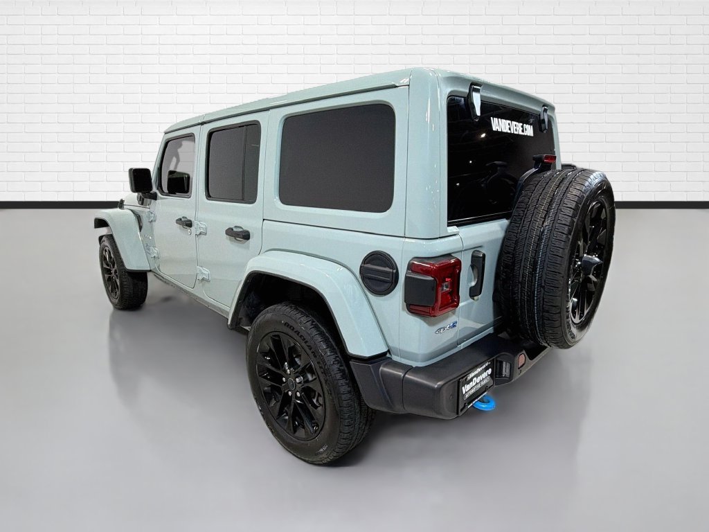 Used 2024 Jeep Wrangler Unlimited Sahara w/ Technology Group AWD/4WD image 7