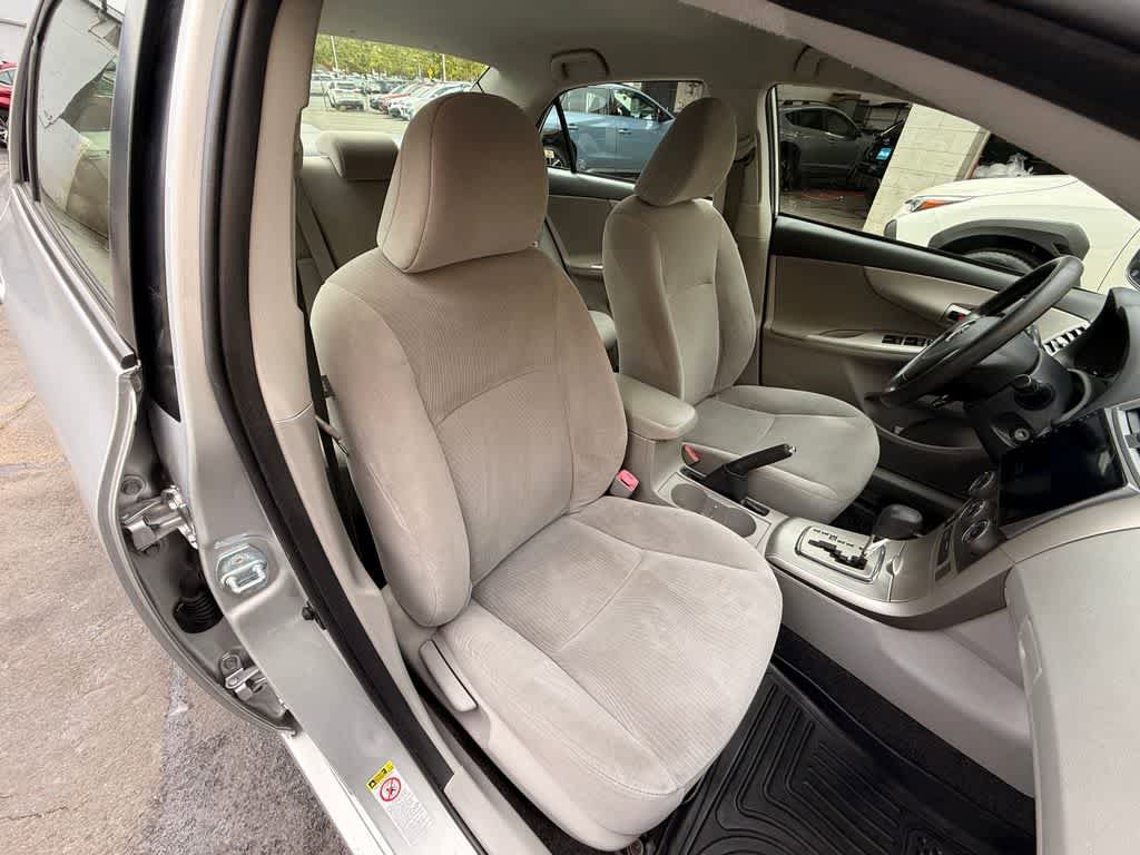 Used 2012 Toyota Corolla LE FWD image 14