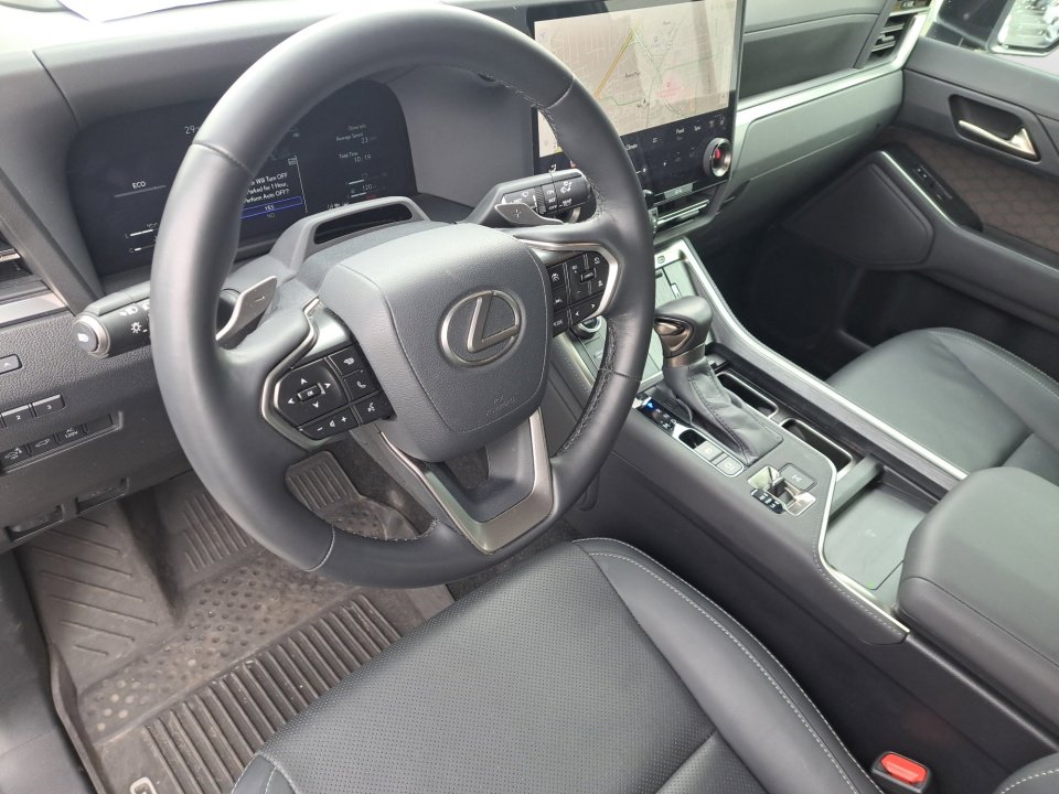 Used 2024 Lexus GX 550 image 13