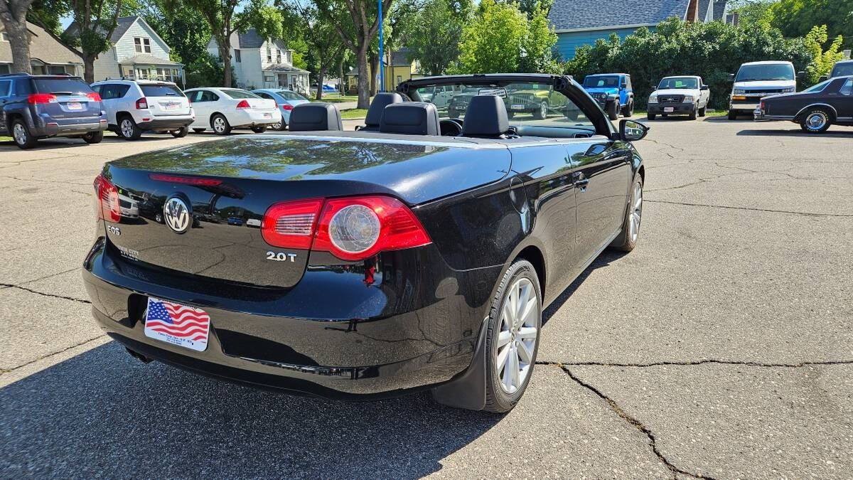 Used 2011 Volkswagen Eos Komfort FWD image 11
