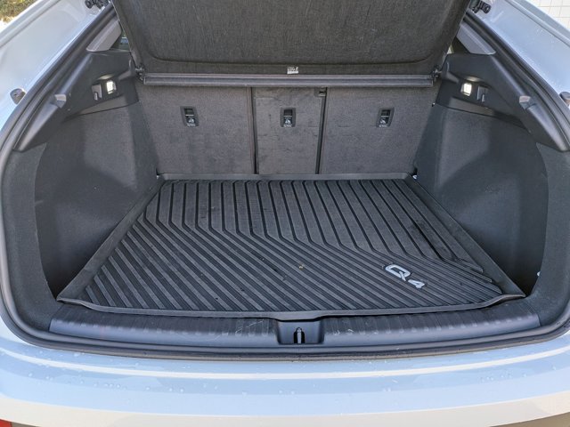 Used 2024 Audi Q4 e-tron Prestige AWD/4WD image 6