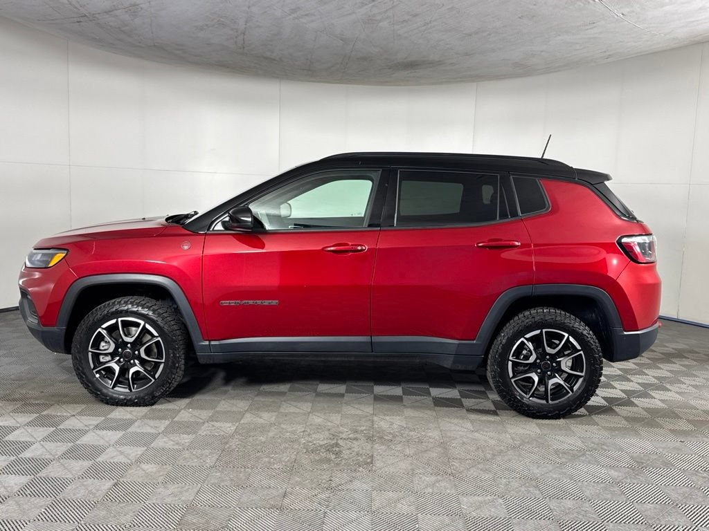 Certified 2025 Jeep Compass Trailhawk AWD/4WD image 9
