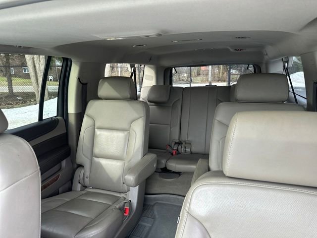Used 2020 Chevrolet Suburban Premier AWD/4WD image 34