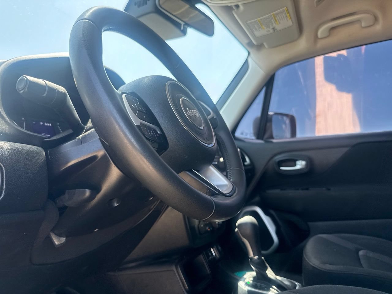 Used 2019 Jeep Renegade Latitude FWD image 36
