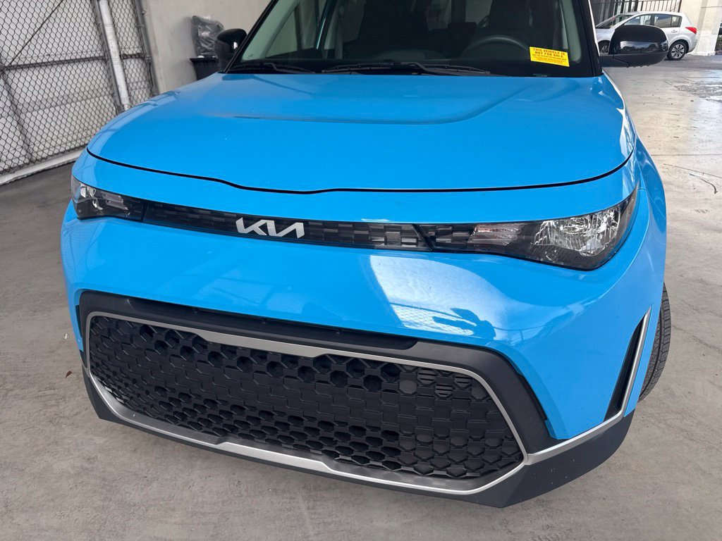 Used 2024 Kia Soul S FWD image 2