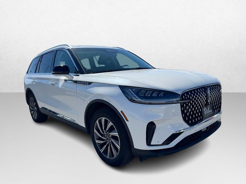 Certified 2025 Lincoln Aviator AWD image 3