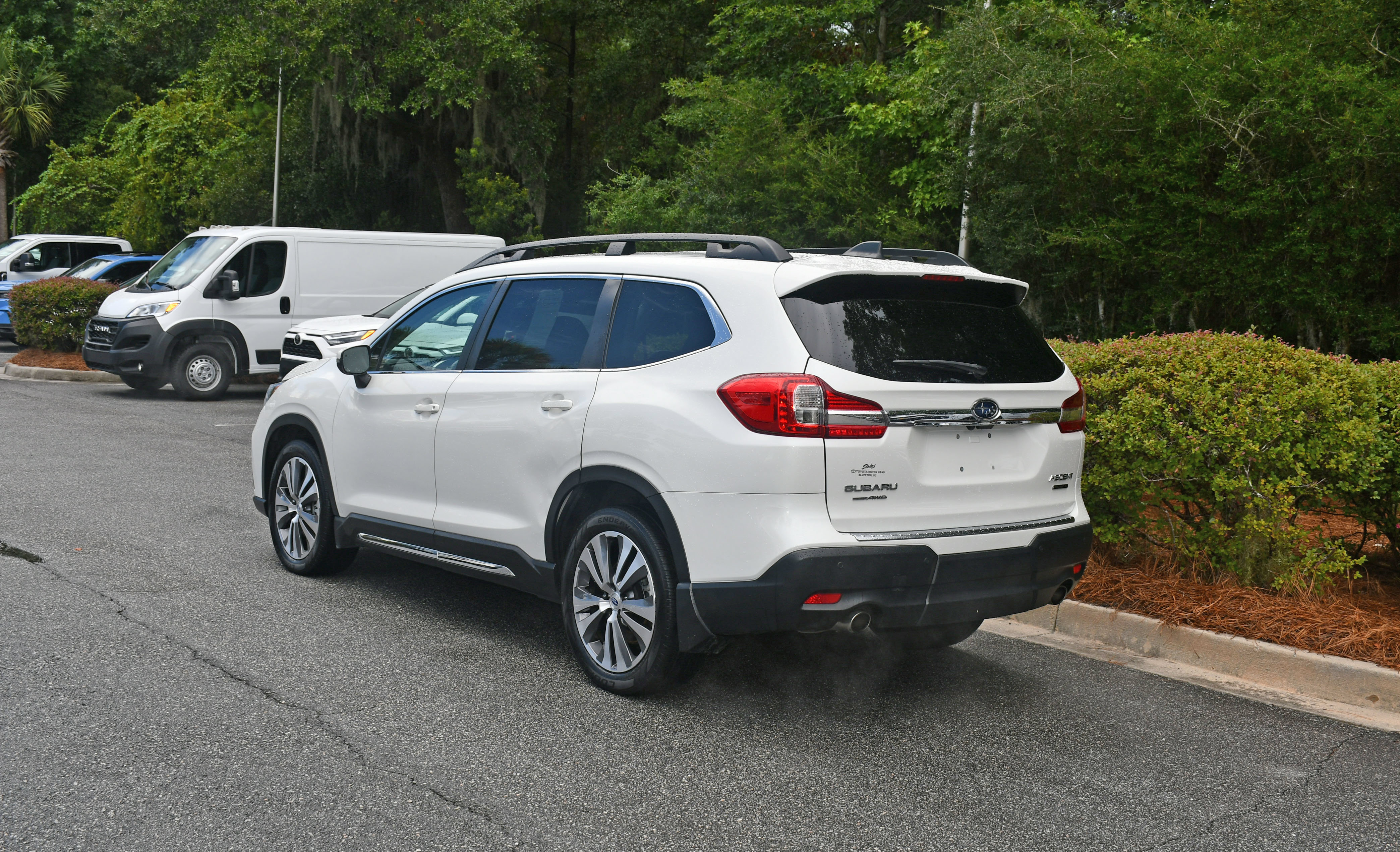 Used 2020 Subaru Ascent Limited w/ Technology Package AWD/4WD image 3