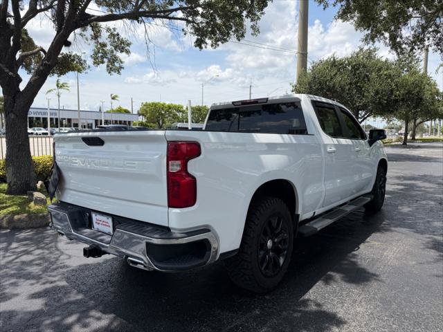 Used 2022 Chevrolet Silverado 1500 LT AWD/4WD image 6