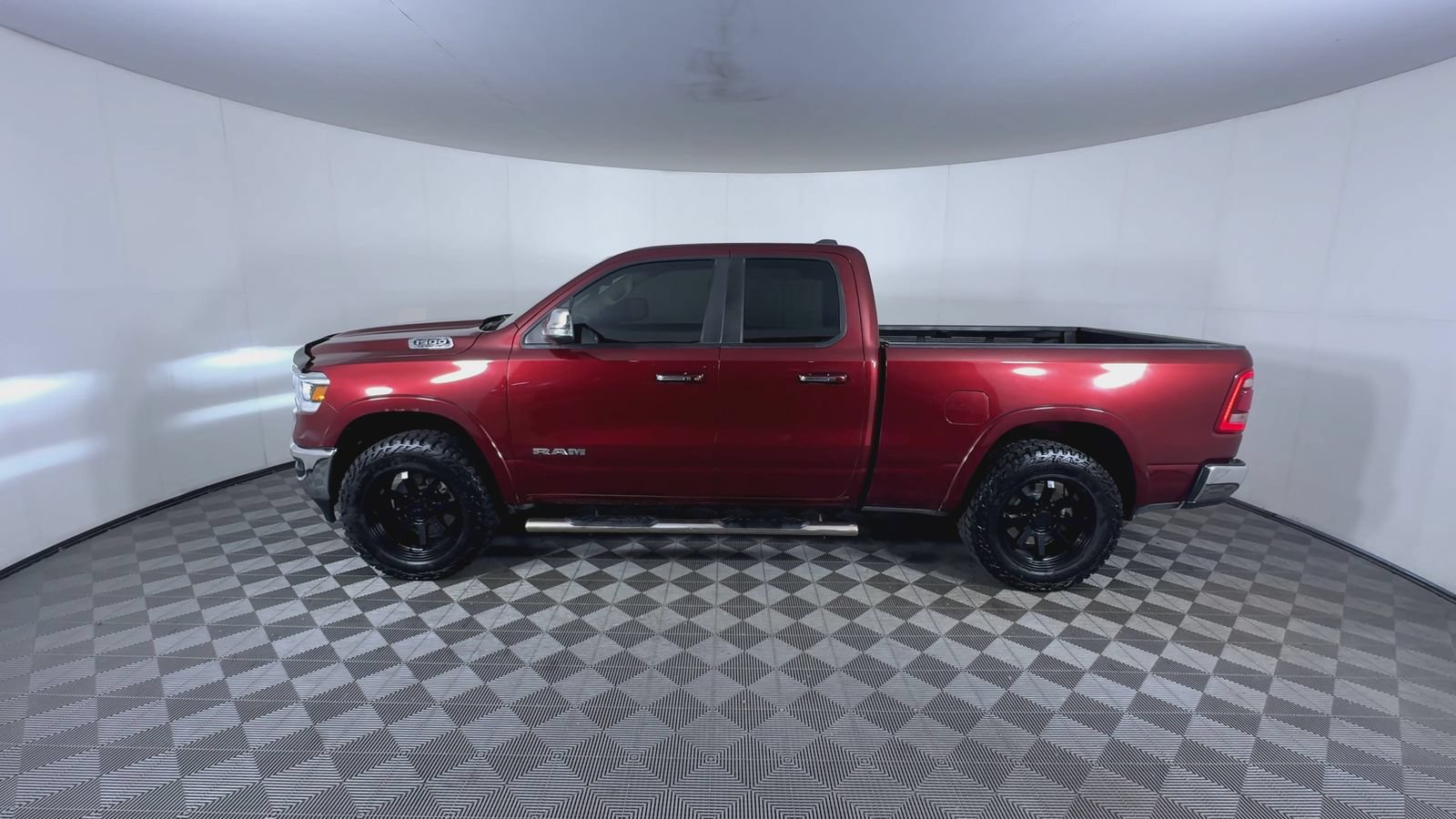 Used 2019 RAM 1500 Laramie AWD/4WD image 5