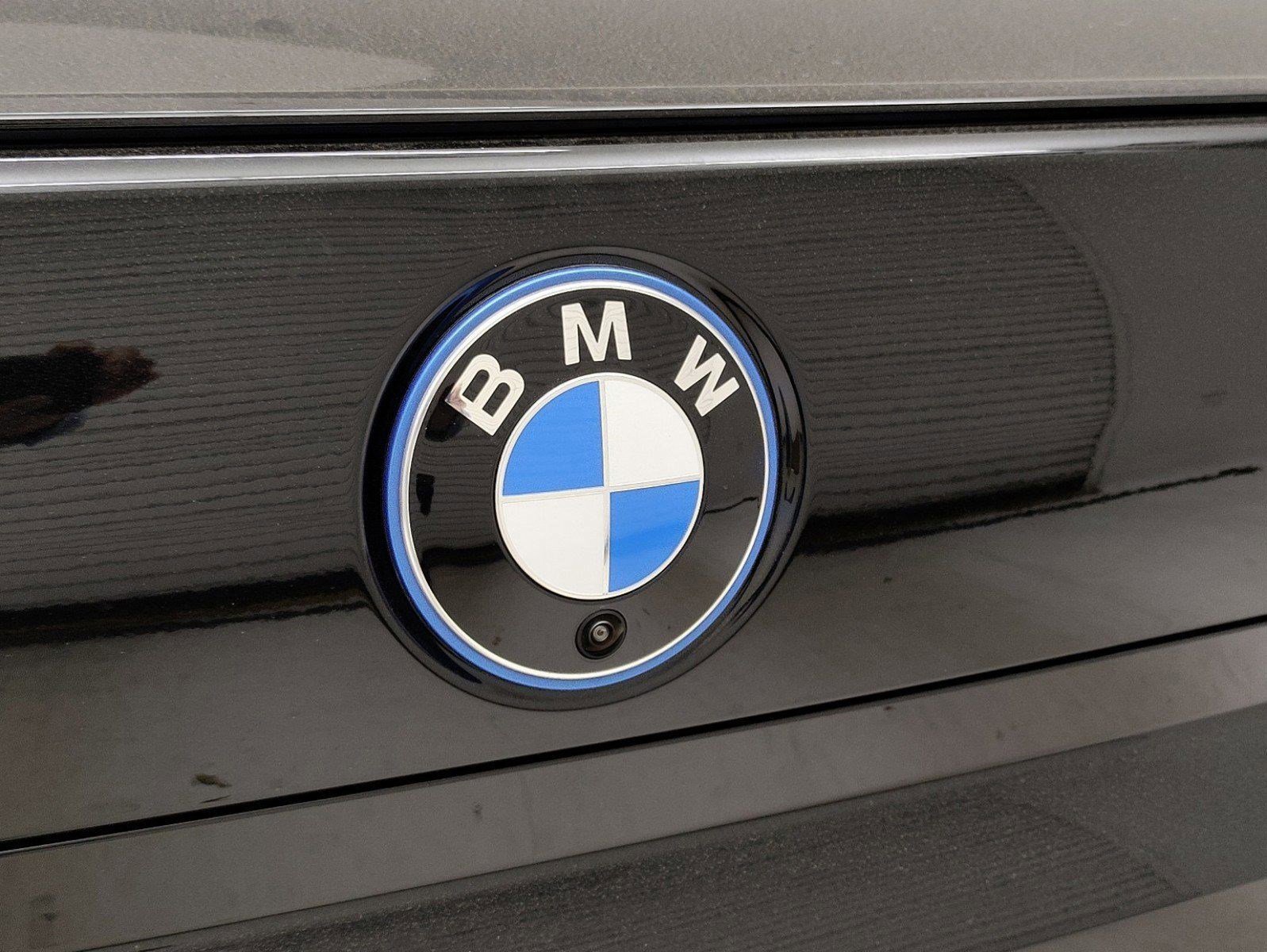 Used 2025 BMW i7 eDrive50 w/ M Sport Package RWD image 9