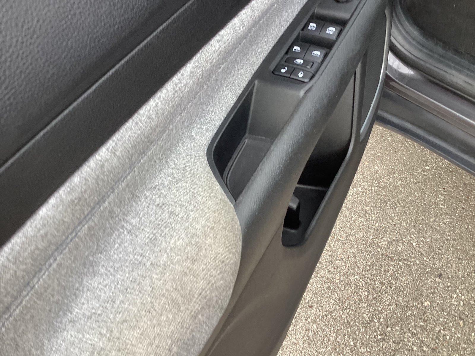 Used 2024 Jeep Compass Latitude AWD/4WD image 12