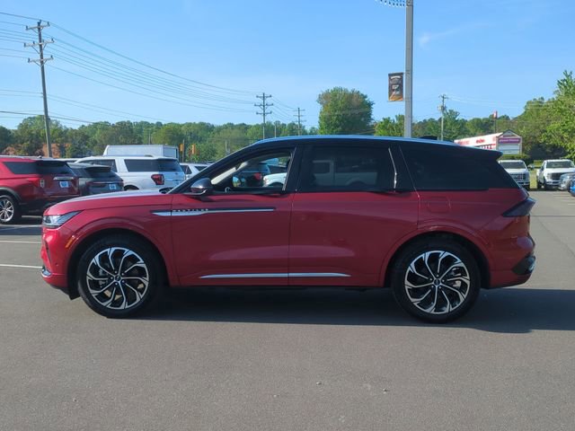 Used 2024 Lincoln Nautilus Reserve AWD/4WD image 10