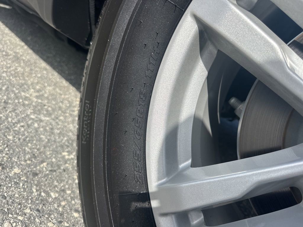 Used 2024 Ford Explorer XLT w/ Equipment Group 202A image 32