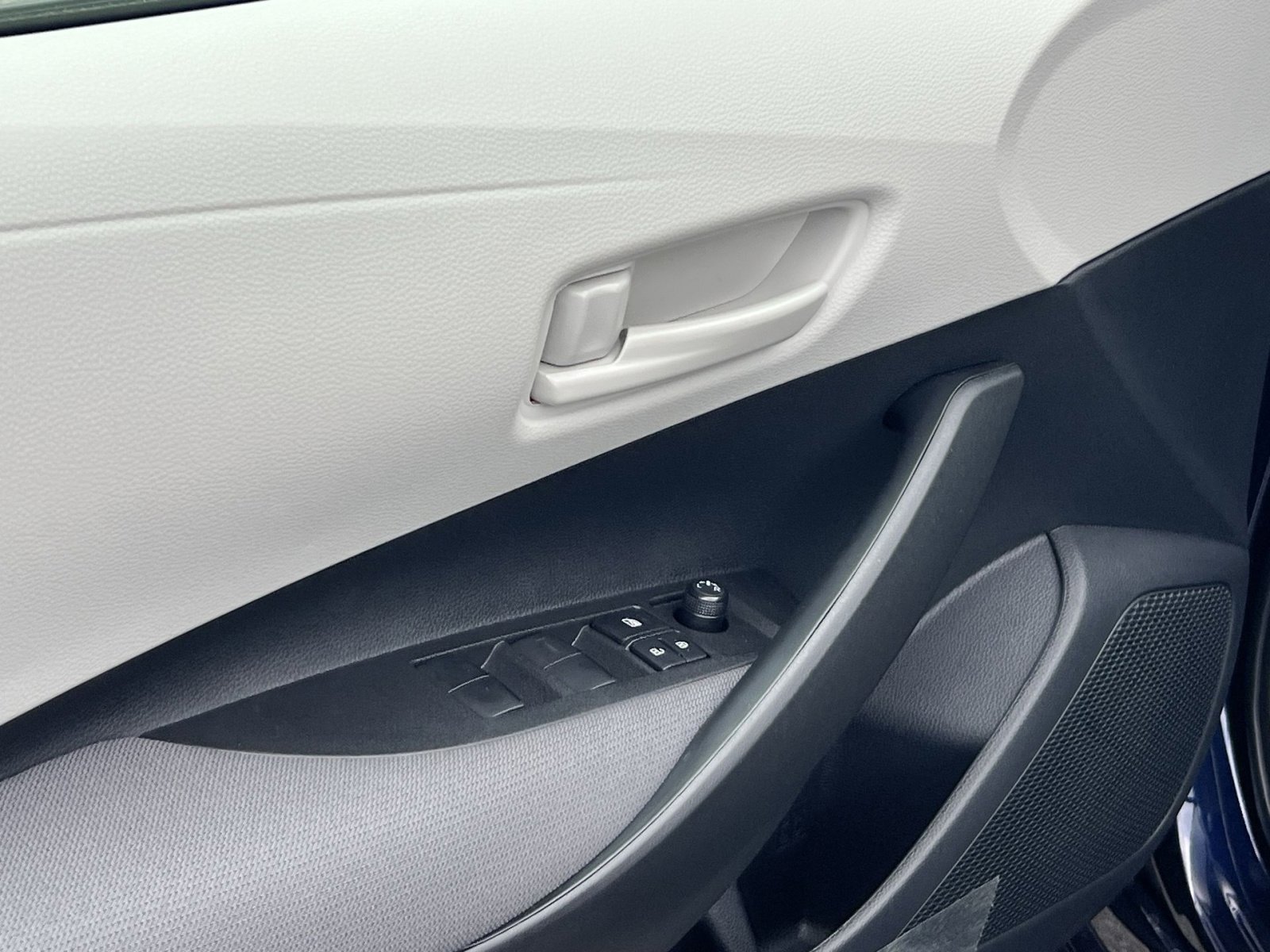 New 2026 Toyota Corolla LE FWD image 10