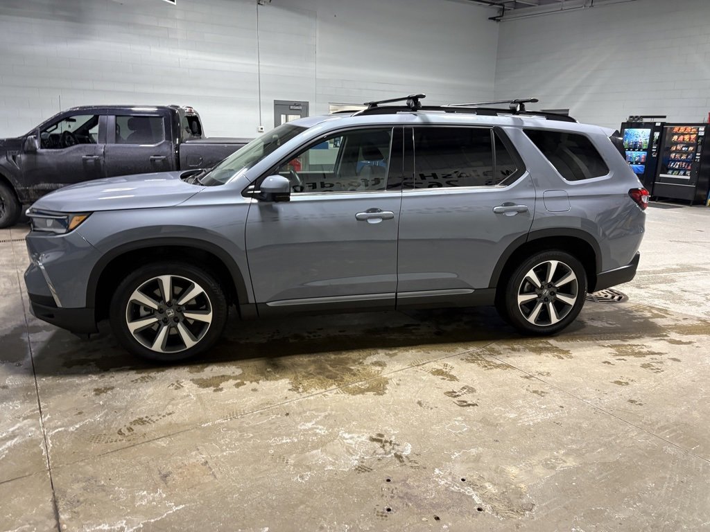 Used 2025 Honda Pilot Elite image 5