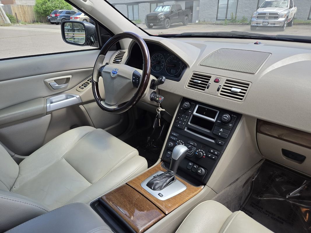 Used 2004 Volvo XC90 T6 AWD/4WD image 28