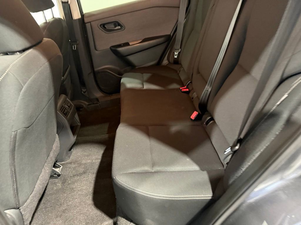 Used 2023 Nissan Rogue S FWD image 6