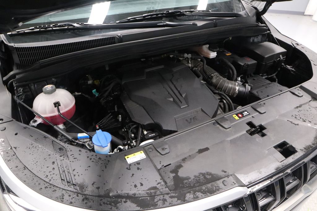 Used 2024 Kia Carnival LX FWD image 14