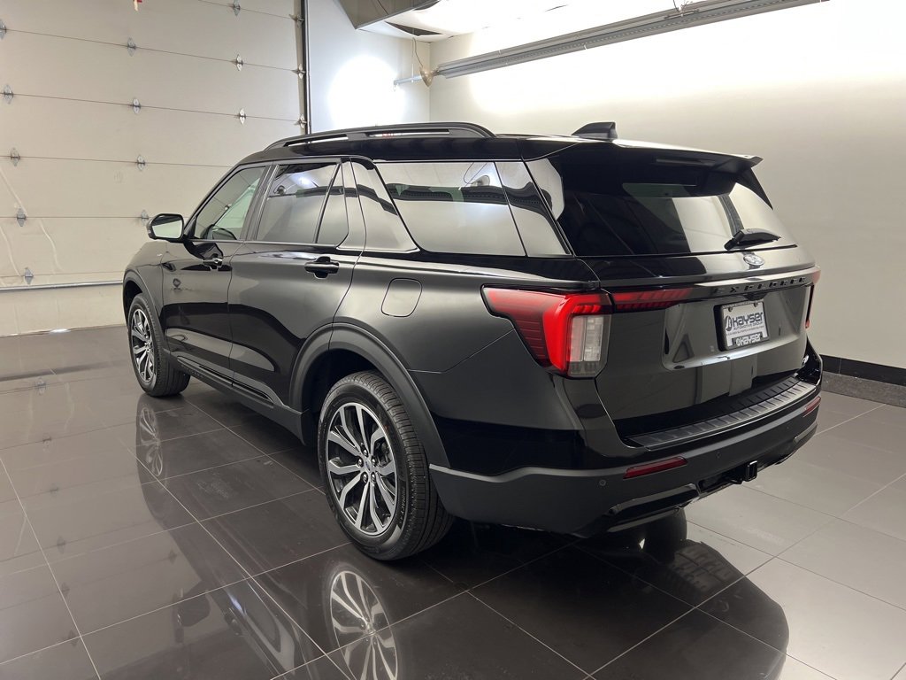 New 2025 Ford Explorer ST-Line image 4