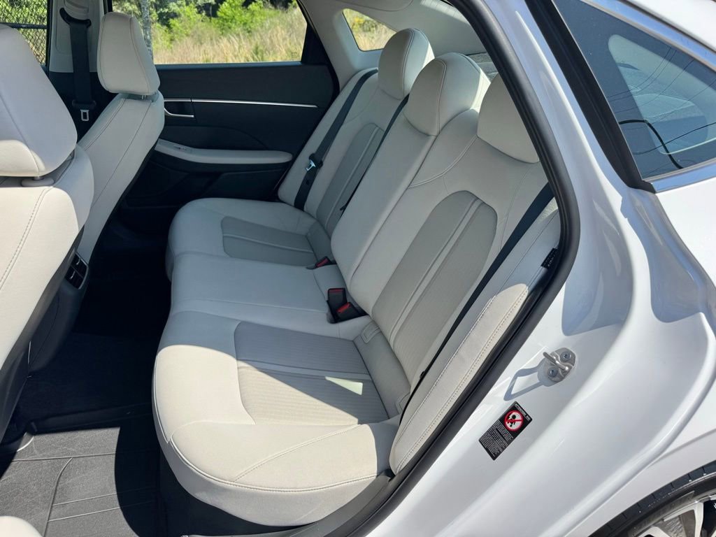 Certified 2023 Hyundai Sonata SEL w/ Cargo Package FWD image 19