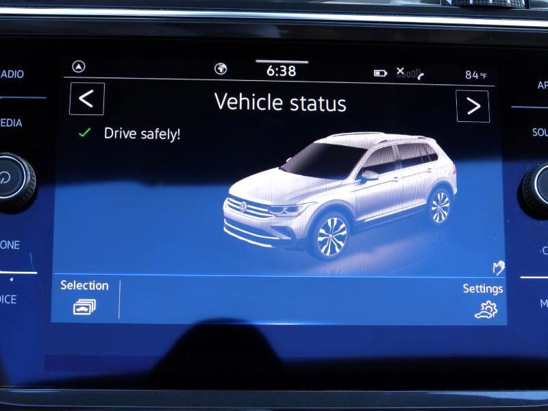 Used 2023 Volkswagen Tiguan SE w/ Panoramic Sunroof Package image 50