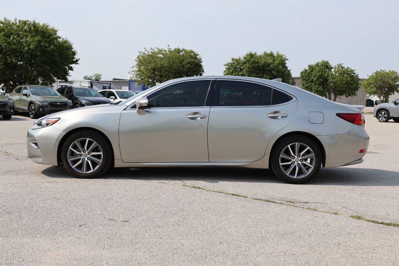 Used 2018 Lexus ES 300h w/ Navigation Package FWD image 8